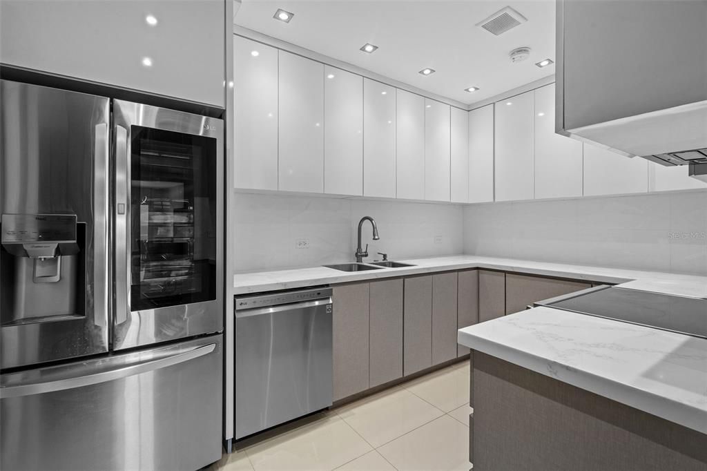 For Sale: $1,250,000 (3 beds, 2 baths, 2400 Square Feet)