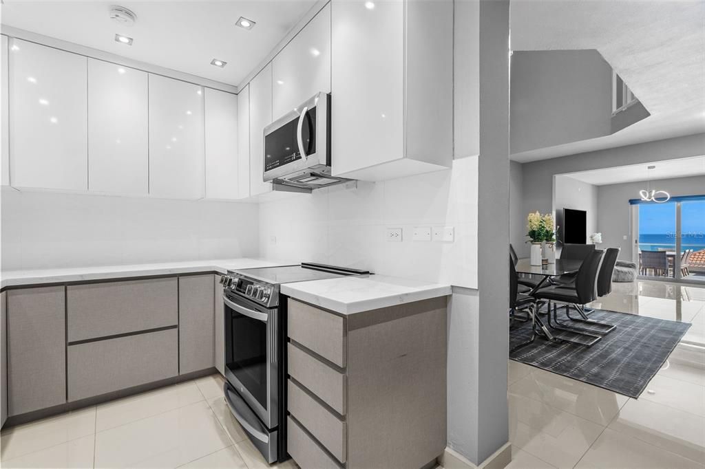 For Sale: $1,250,000 (3 beds, 2 baths, 2400 Square Feet)