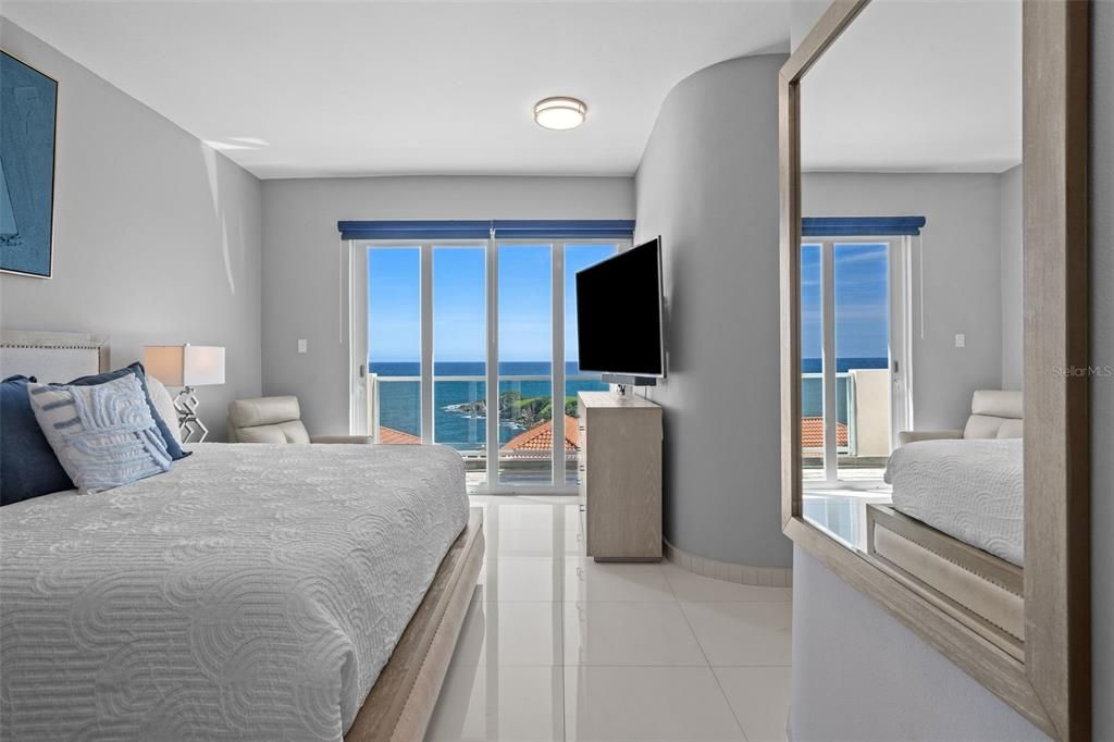 For Sale: $1,250,000 (3 beds, 2 baths, 2400 Square Feet)