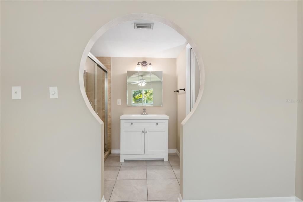 Activo con contrato: $280,000 (3 camas, 2 baños, 1925 Pies cuadrados)