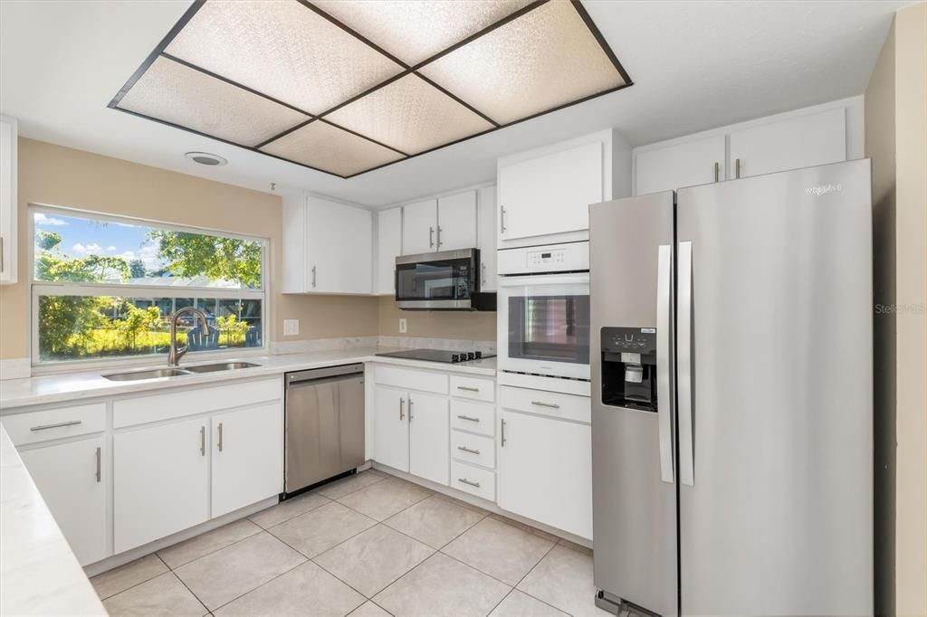 Activo con contrato: $280,000 (3 camas, 2 baños, 1925 Pies cuadrados)