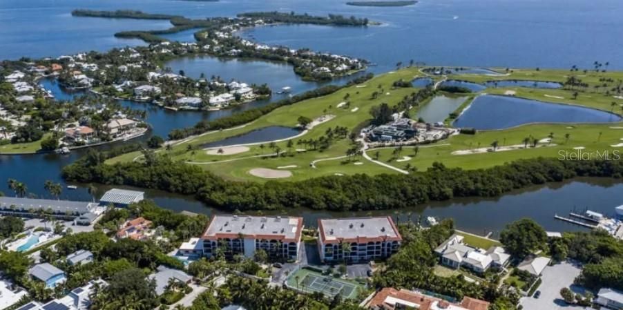 Activo con contrato: $280,000 (3 camas, 2 baños, 1925 Pies cuadrados)