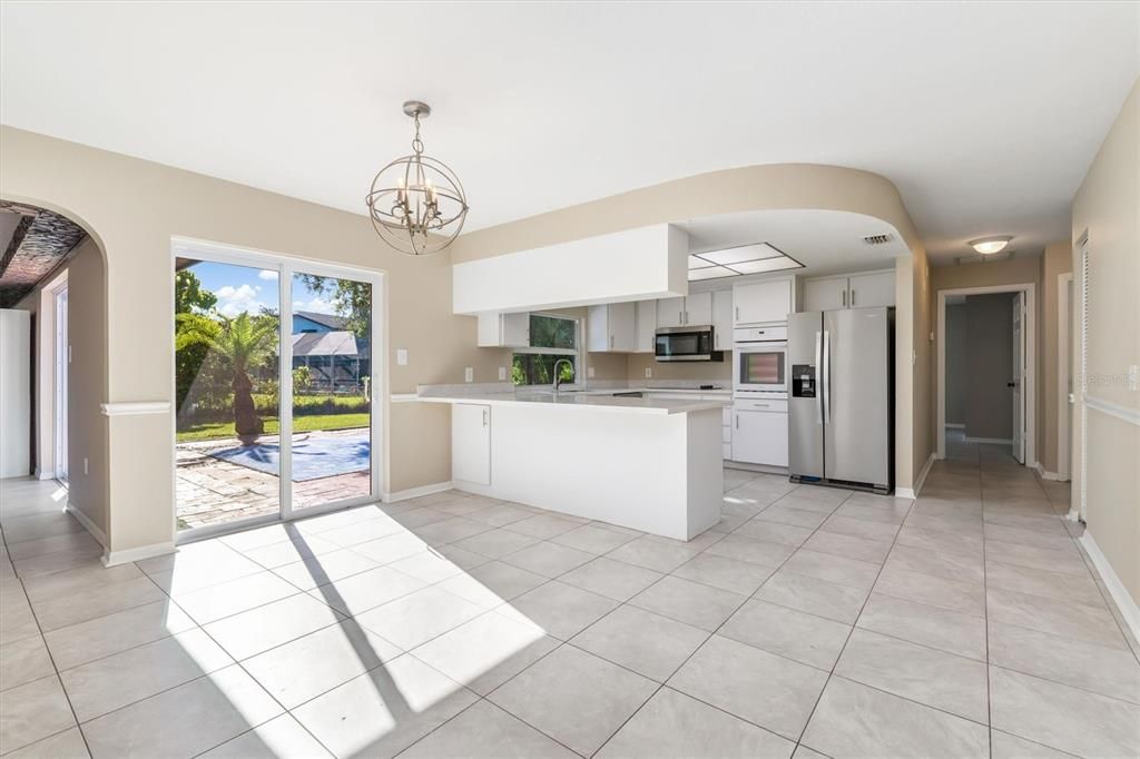 Activo con contrato: $280,000 (3 camas, 2 baños, 1925 Pies cuadrados)