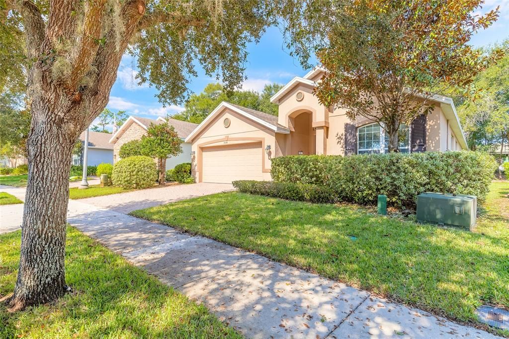 For Sale: $369,000 (3 beds, 2 baths, 2029 Square Feet)