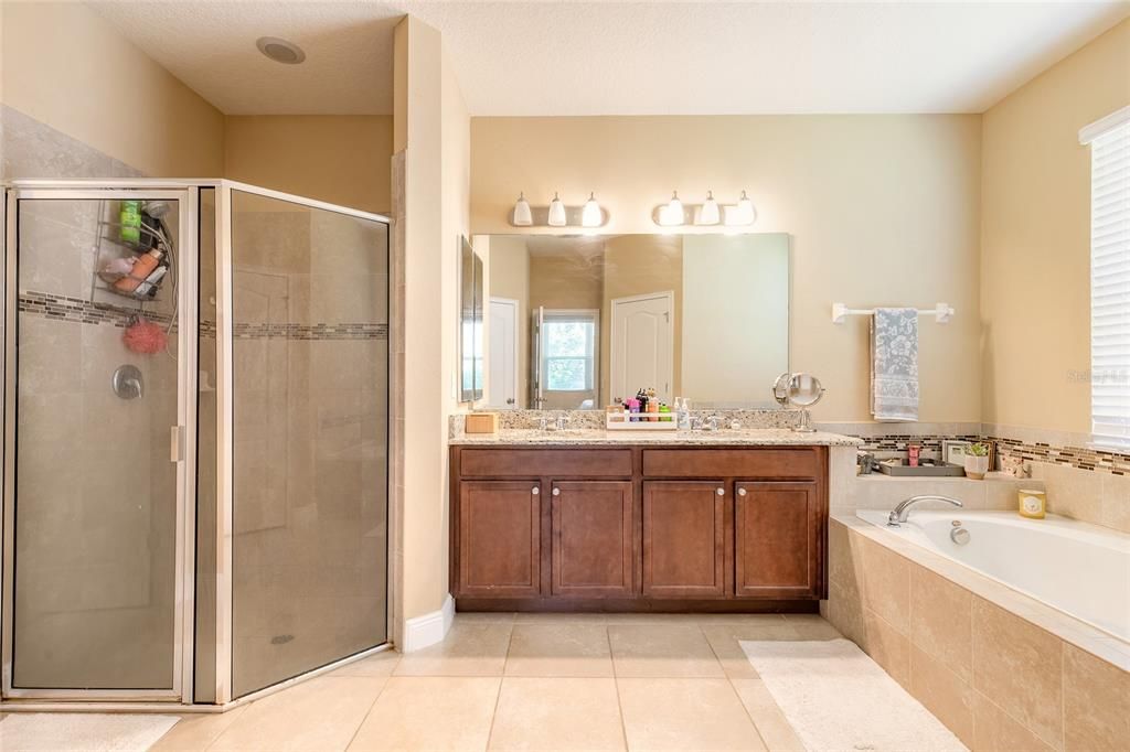 For Sale: $369,000 (3 beds, 2 baths, 2029 Square Feet)