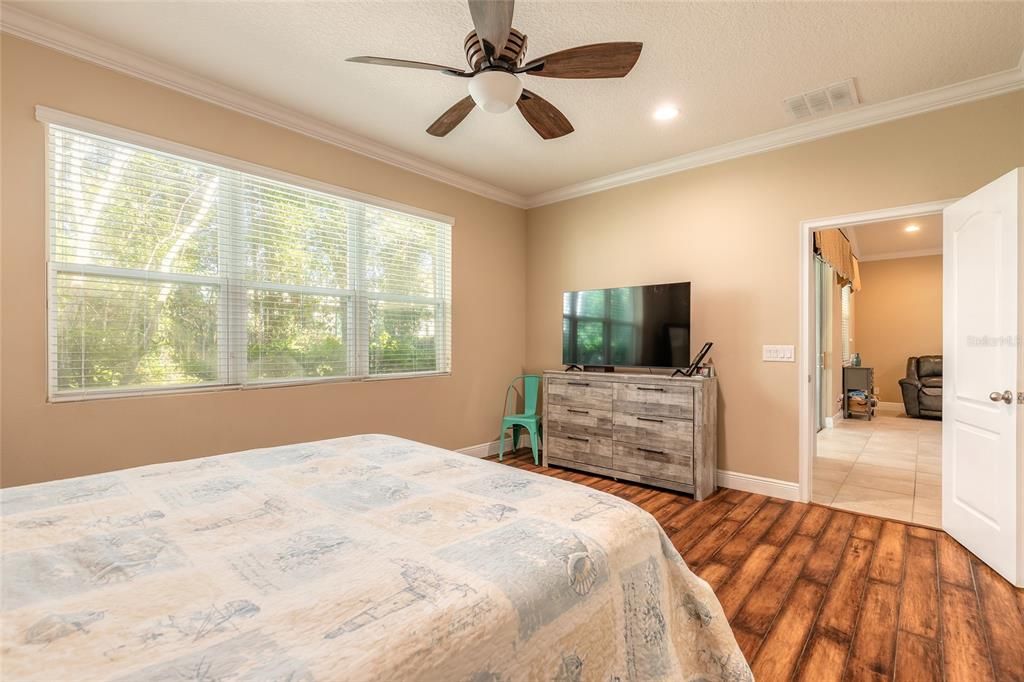 For Sale: $369,000 (3 beds, 2 baths, 2029 Square Feet)