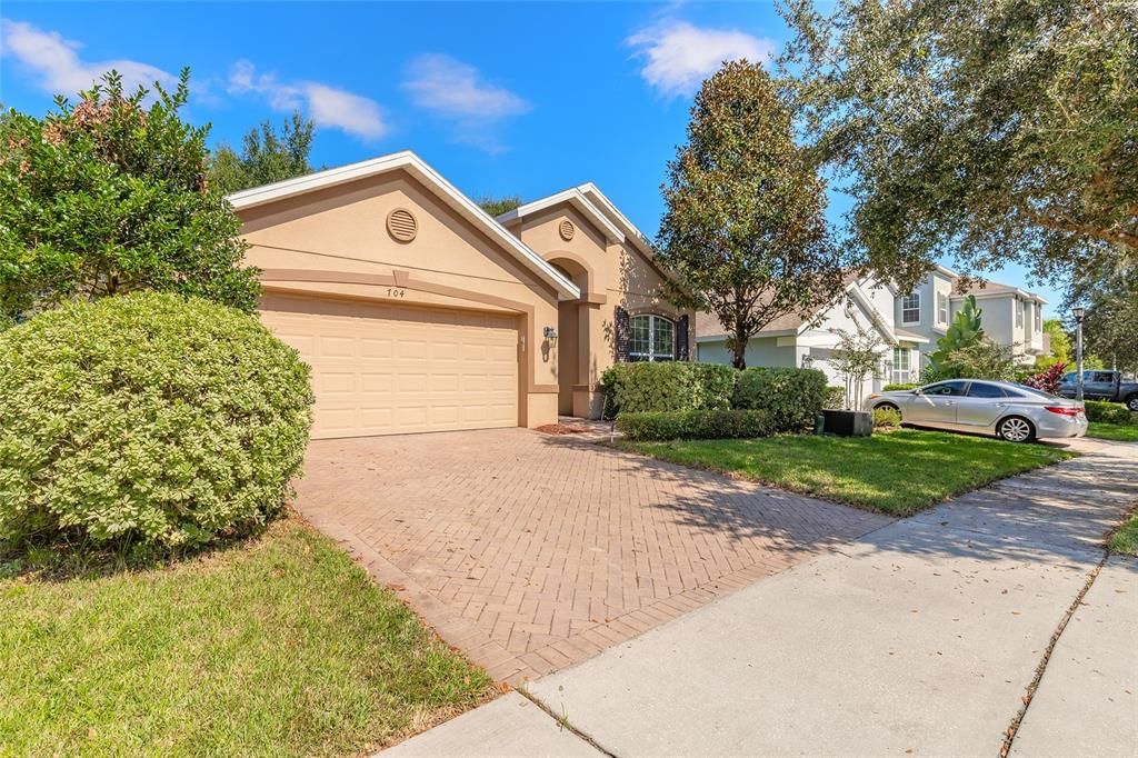 For Sale: $369,000 (3 beds, 2 baths, 2029 Square Feet)