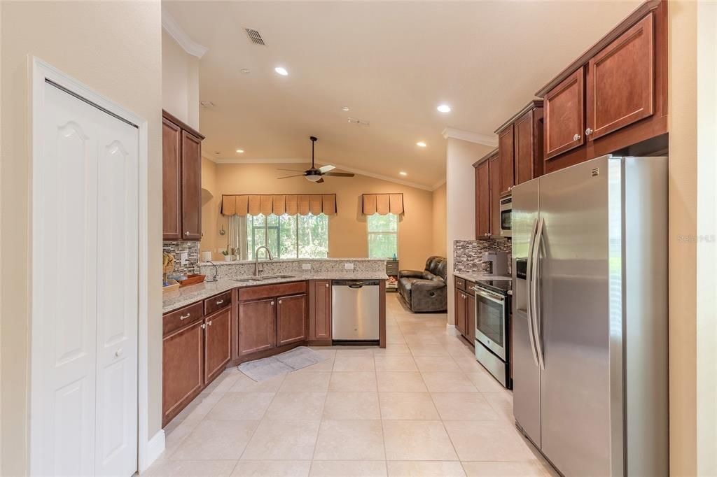 For Sale: $369,000 (3 beds, 2 baths, 2029 Square Feet)