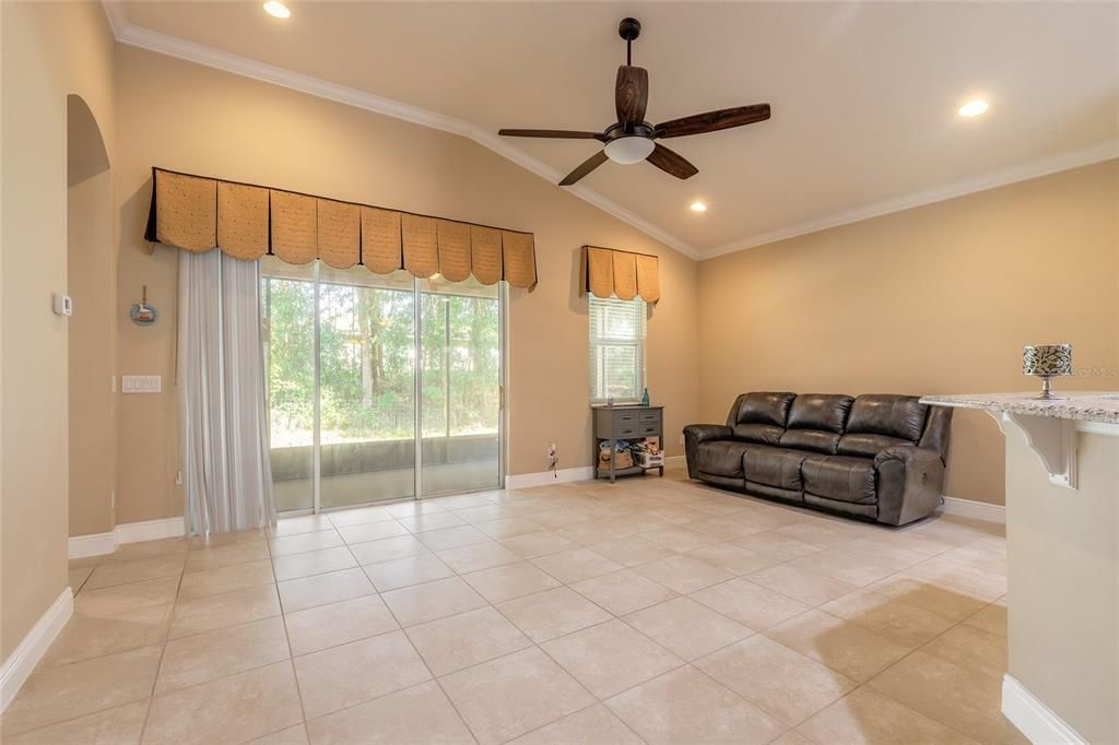 For Sale: $369,000 (3 beds, 2 baths, 2029 Square Feet)