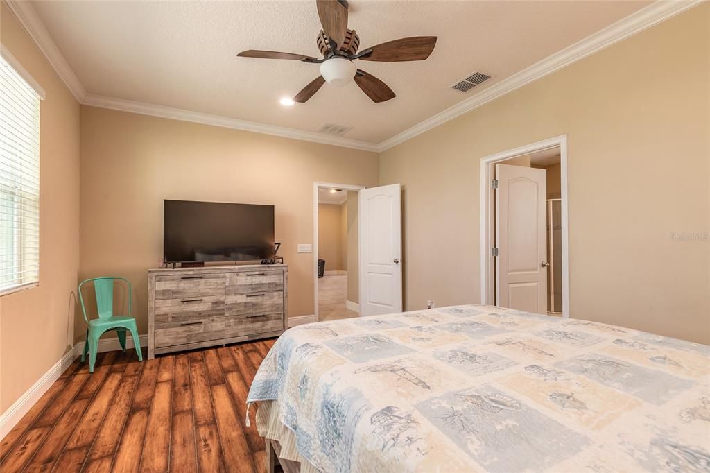 For Sale: $369,000 (3 beds, 2 baths, 2029 Square Feet)