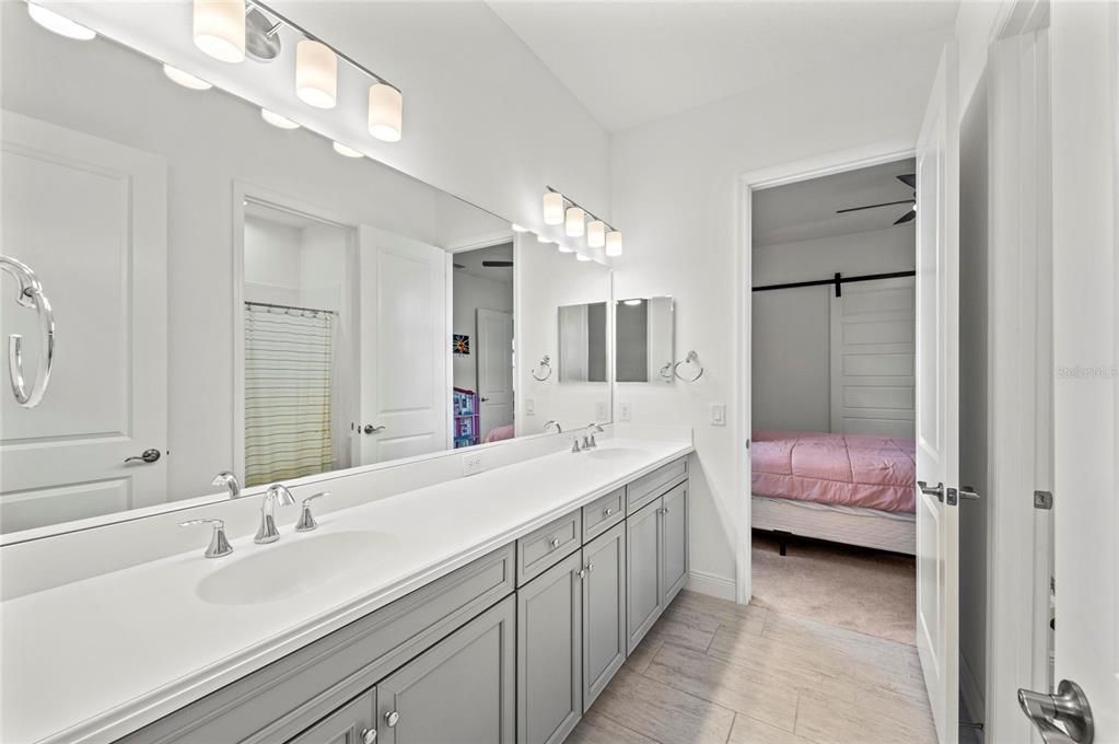 For Sale: $899,000 (5 beds, 4 baths, 3706 Square Feet)