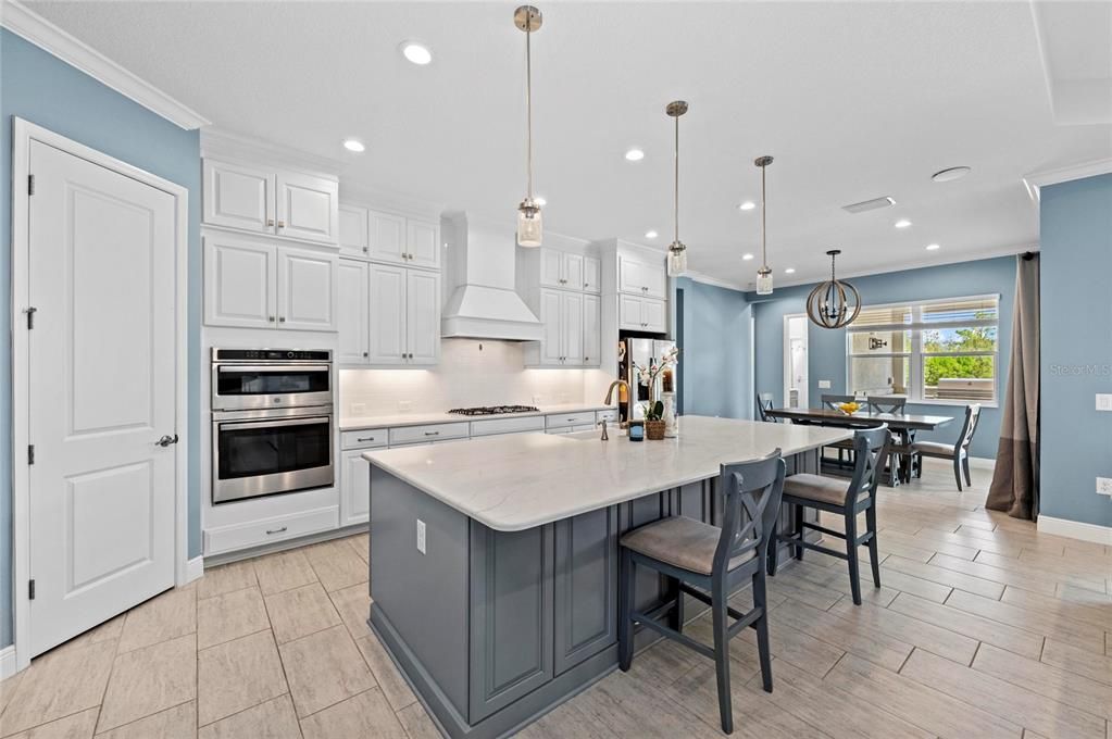 For Sale: $899,000 (5 beds, 4 baths, 3706 Square Feet)