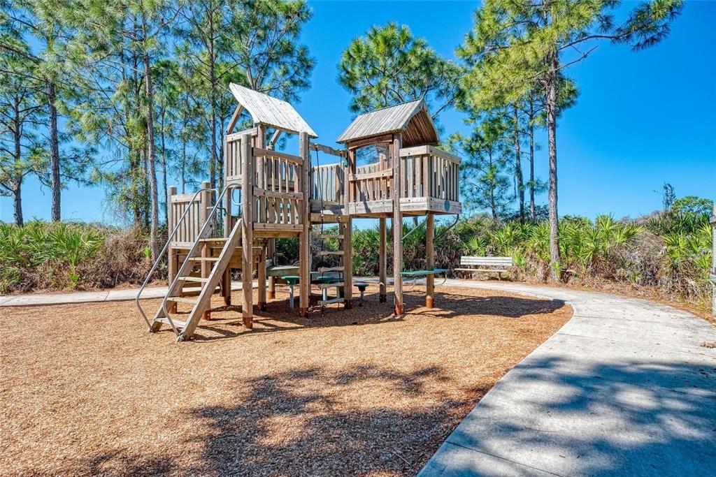 For Sale: $899,000 (5 beds, 4 baths, 3706 Square Feet)