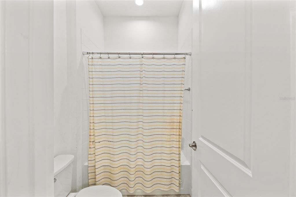 For Sale: $899,000 (5 beds, 4 baths, 3706 Square Feet)