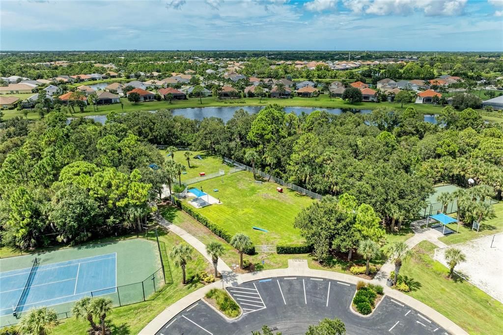 For Sale: $899,000 (5 beds, 4 baths, 3706 Square Feet)