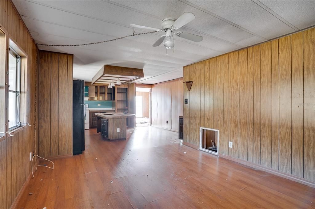 待售: $139,000 (3 贝兹, 3 浴室, 1440 平方英尺)