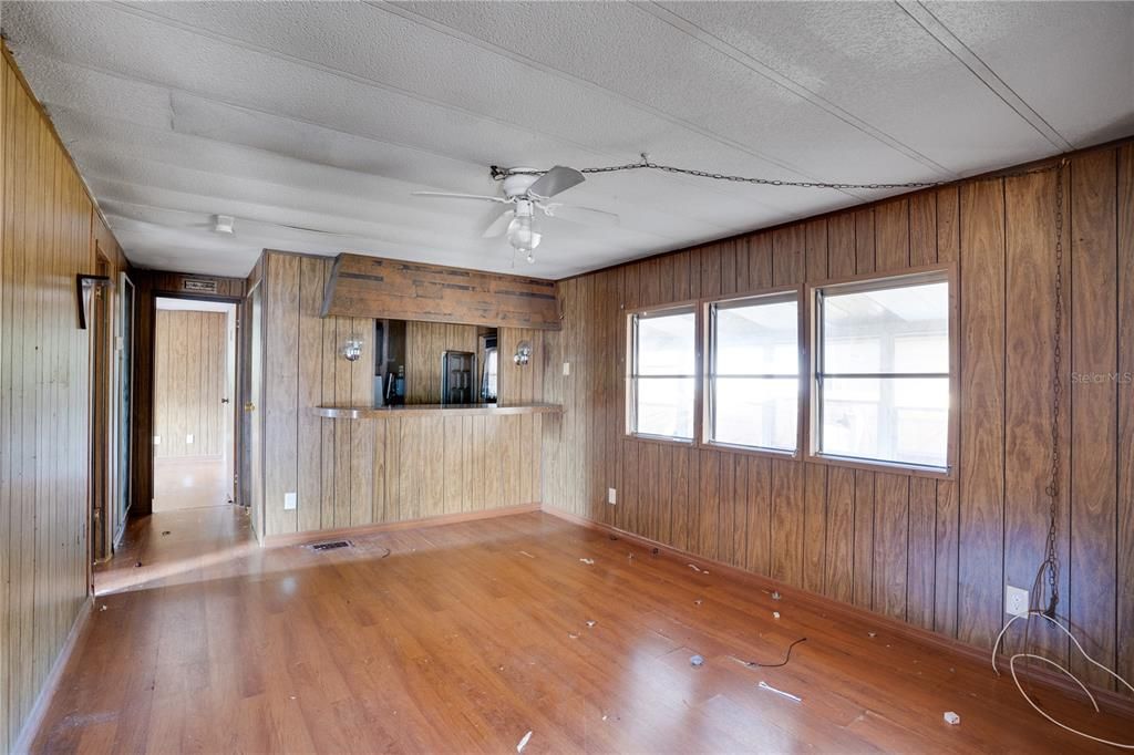 待售: $139,000 (3 贝兹, 3 浴室, 1440 平方英尺)