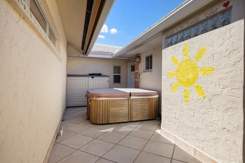 待售: $199,000 (2 贝兹, 2 浴室, 1578 平方英尺)