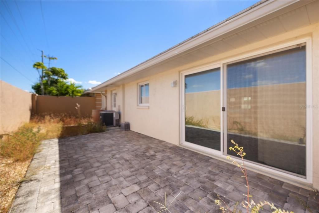 待售: $199,000 (2 贝兹, 2 浴室, 1578 平方英尺)