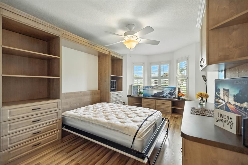 For Rent: $2,800 (3 beds, 2 baths, 1839 Square Feet)