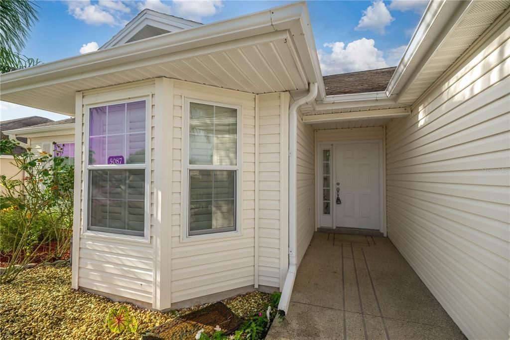 For Rent: $2,800 (3 beds, 2 baths, 1839 Square Feet)