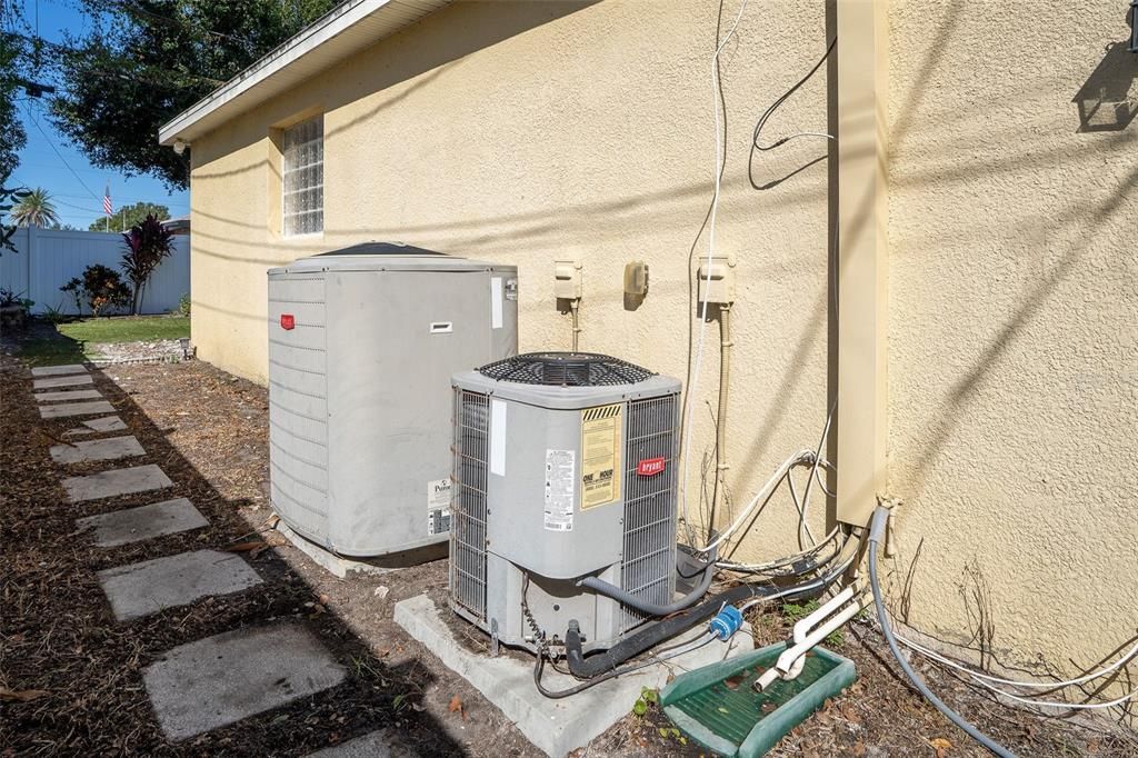 Active With Contract: $625,500 (5 beds, 3 baths, 2484 Square Feet)