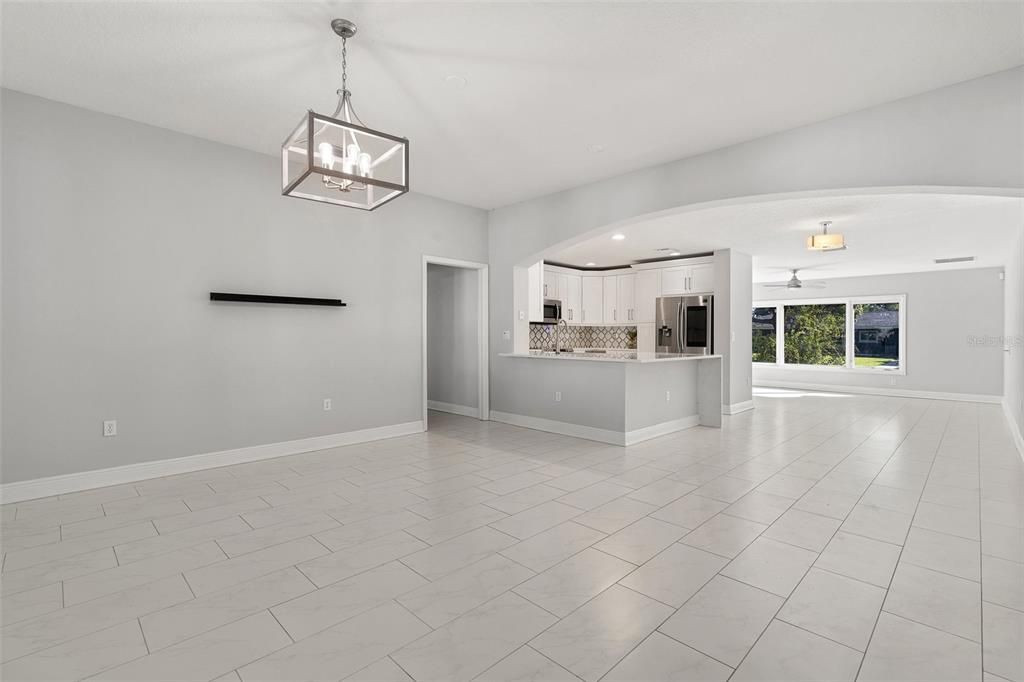 Active With Contract: $625,500 (5 beds, 3 baths, 2484 Square Feet)