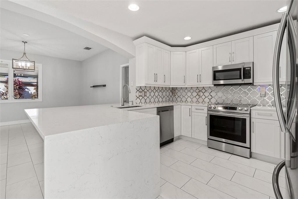 Active With Contract: $625,500 (5 beds, 3 baths, 2484 Square Feet)