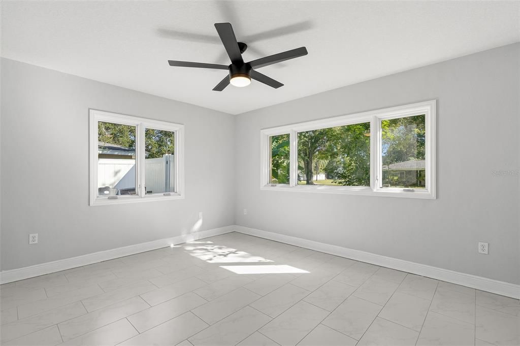 Active With Contract: $625,500 (5 beds, 3 baths, 2484 Square Feet)