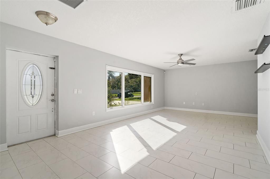 Active With Contract: $625,500 (5 beds, 3 baths, 2484 Square Feet)