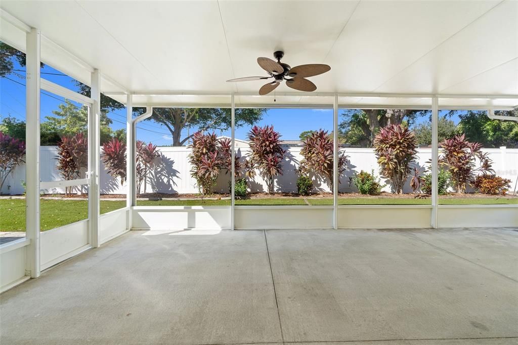 Active With Contract: $625,500 (5 beds, 3 baths, 2484 Square Feet)