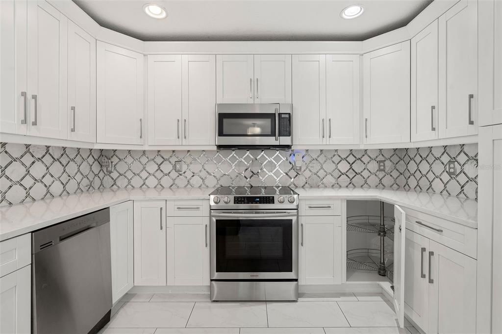 Active With Contract: $625,500 (5 beds, 3 baths, 2484 Square Feet)