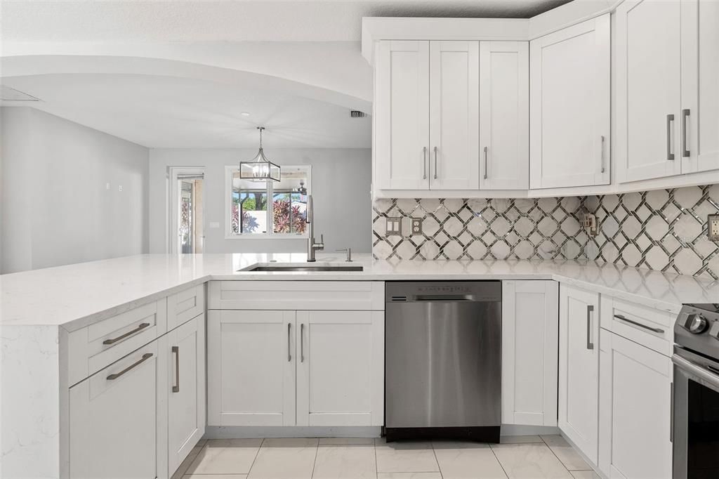 Active With Contract: $625,500 (5 beds, 3 baths, 2484 Square Feet)