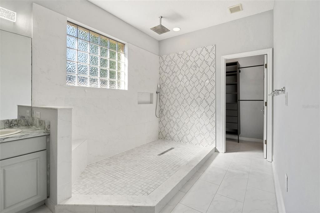 Active With Contract: $625,500 (5 beds, 3 baths, 2484 Square Feet)