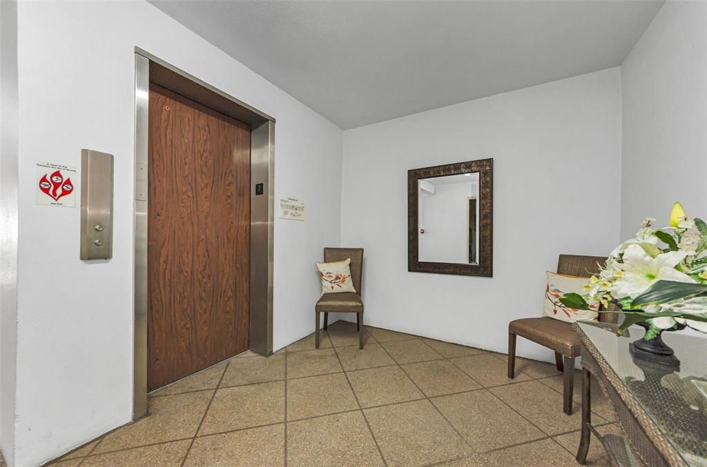 For Sale: $218,000 (2 beds, 2 baths, 1300 Square Feet)