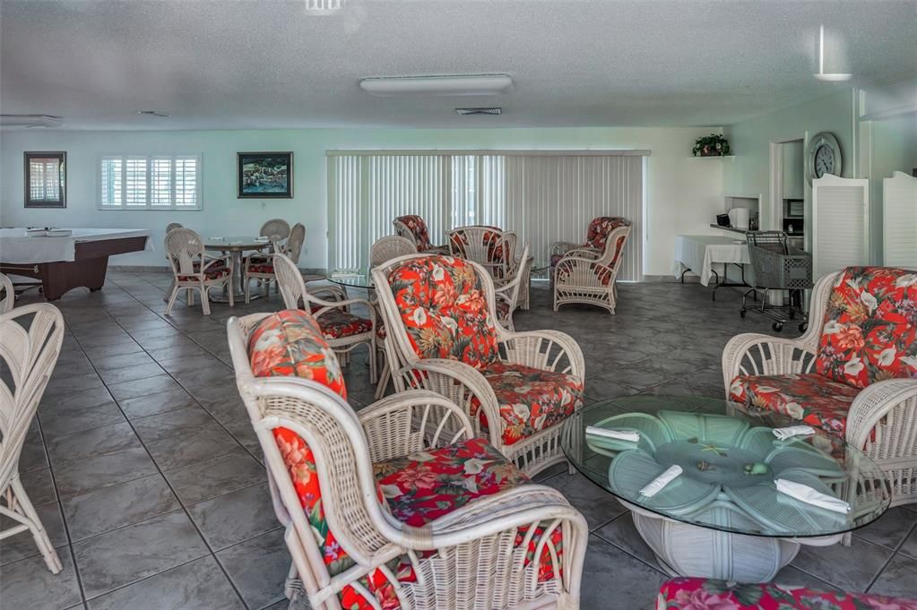 For Sale: $218,000 (2 beds, 2 baths, 1300 Square Feet)