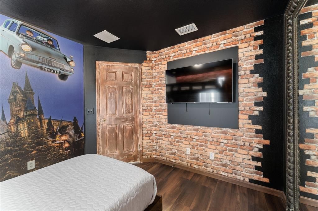 For Sale: $449,990 (4 beds, 2 baths, 1397 Square Feet)