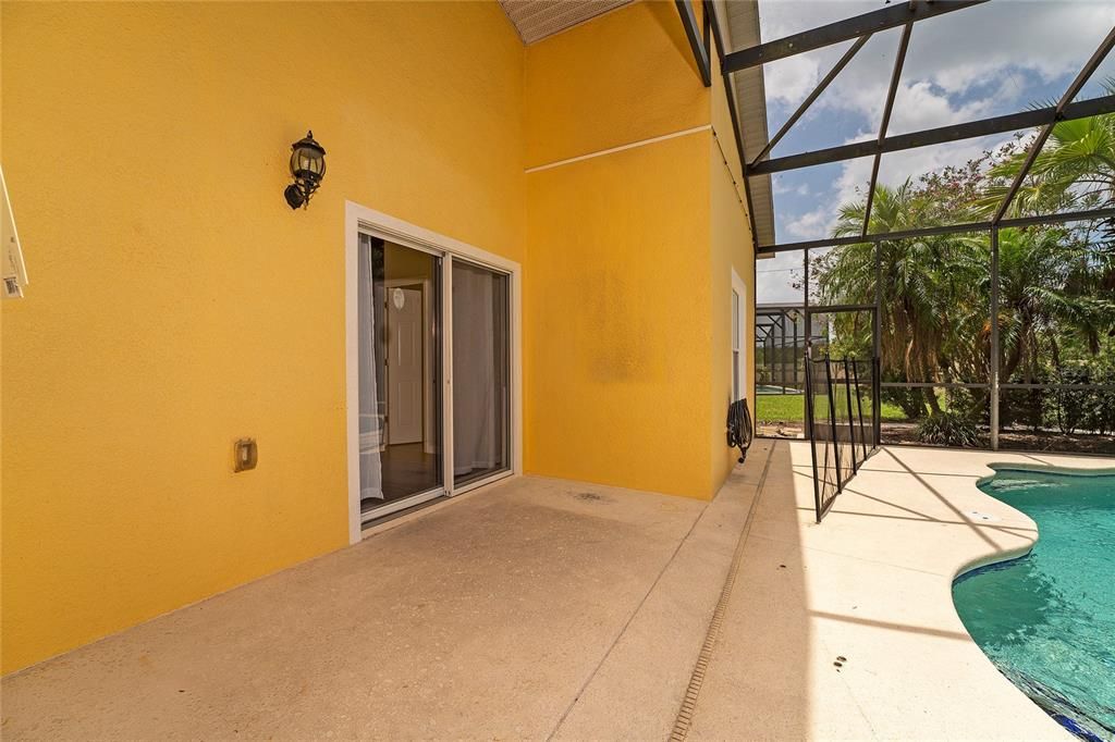 For Sale: $449,990 (4 beds, 2 baths, 1397 Square Feet)