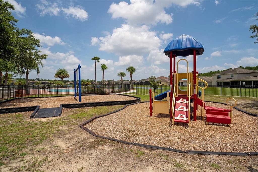 For Sale: $449,990 (4 beds, 2 baths, 1397 Square Feet)