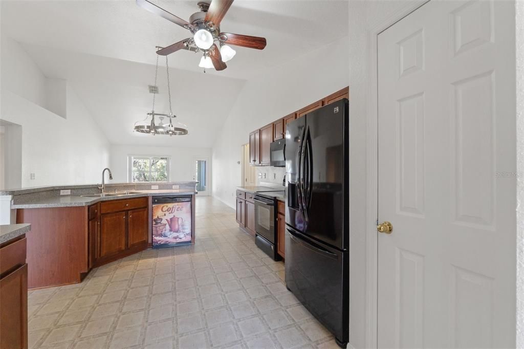 Active With Contract: $349,000 (4 beds, 3 baths, 2455 Square Feet)