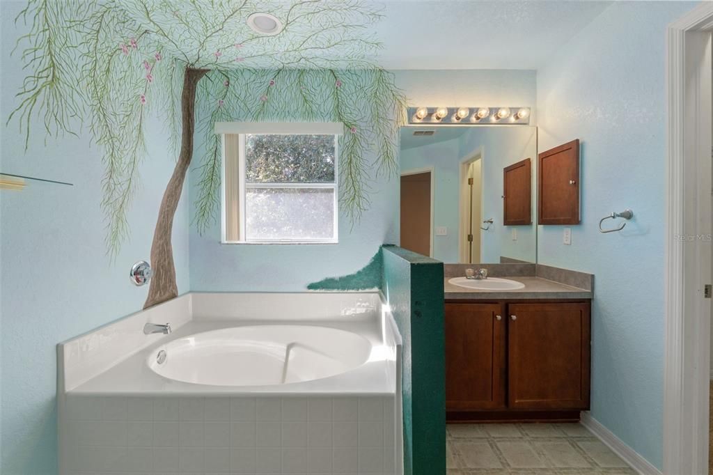 Active With Contract: $349,000 (4 beds, 3 baths, 2455 Square Feet)