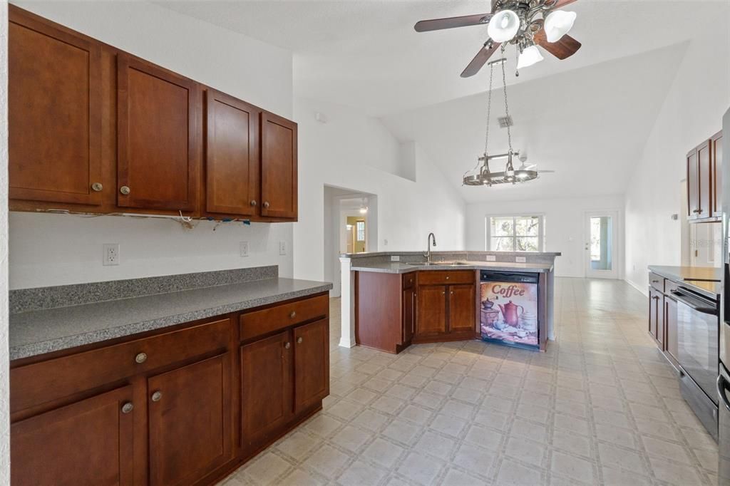 Active With Contract: $349,000 (4 beds, 3 baths, 2455 Square Feet)