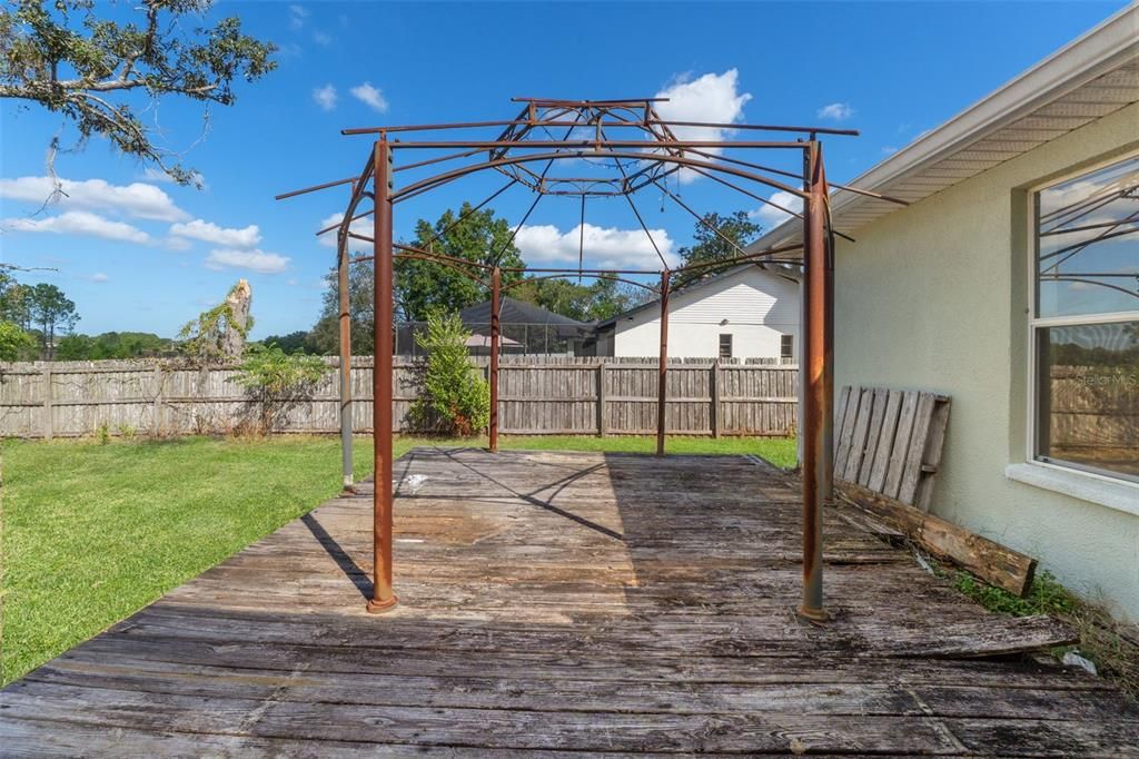 Active With Contract: $349,000 (4 beds, 3 baths, 2455 Square Feet)