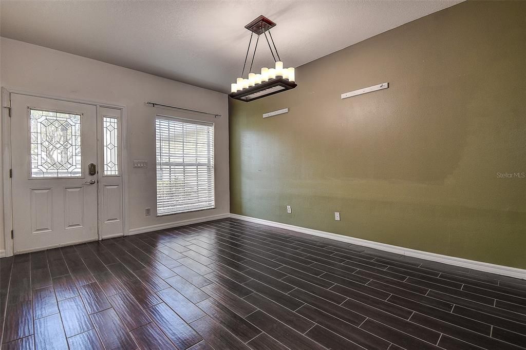 En Venta: $429,900 (3 camas, 2 baños, 2049 Pies cuadrados)