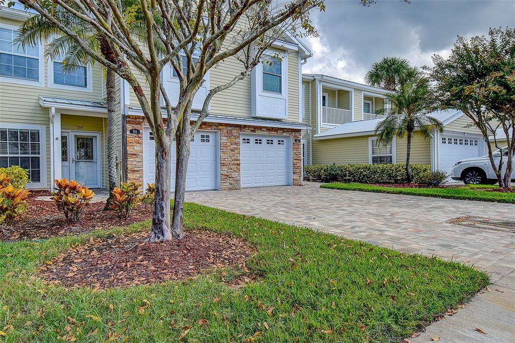 En Venta: $429,900 (3 camas, 2 baños, 2049 Pies cuadrados)