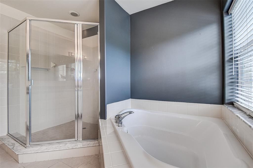 En Venta: $429,900 (3 camas, 2 baños, 2049 Pies cuadrados)