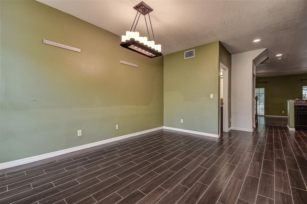 En Venta: $429,900 (3 camas, 2 baños, 2049 Pies cuadrados)