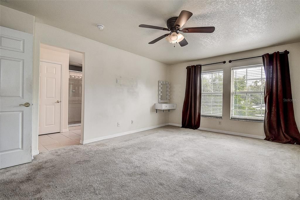 En Venta: $429,900 (3 camas, 2 baños, 2049 Pies cuadrados)