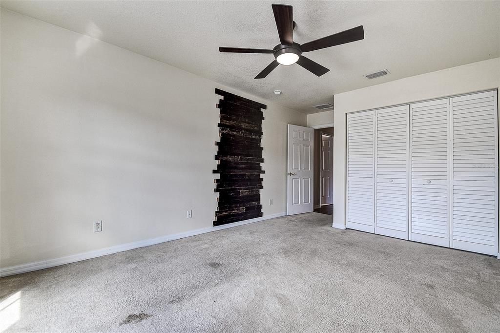 En Venta: $429,900 (3 camas, 2 baños, 2049 Pies cuadrados)