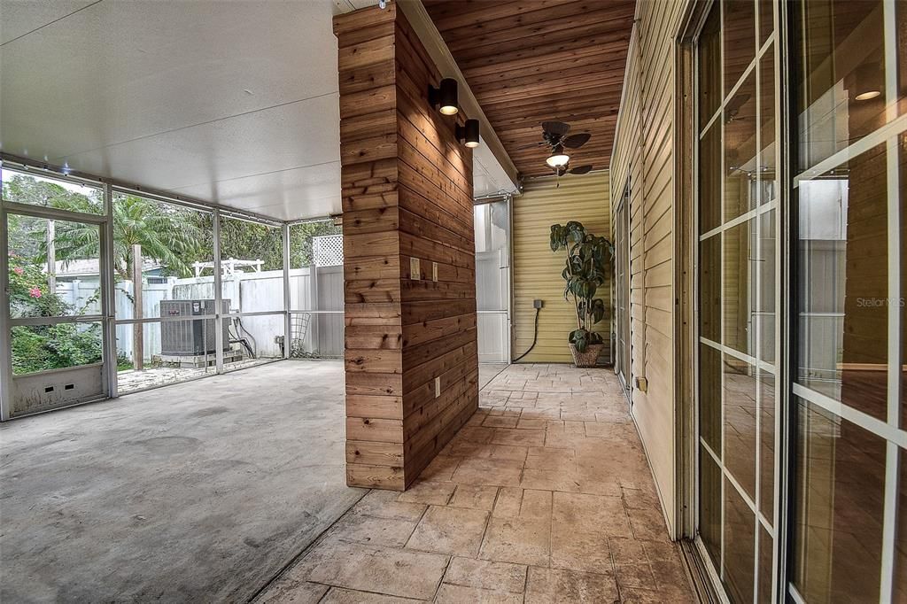 En Venta: $429,900 (3 camas, 2 baños, 2049 Pies cuadrados)